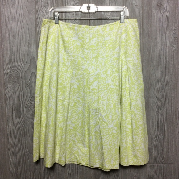 Dresses & Skirts - Green and White Printed Skirt PLUS SIZE 14